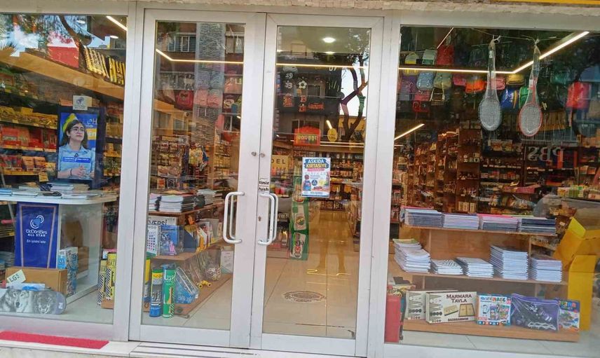 Nazilli'de okula başlarken yalnız bırakmayan askıda kırtasiye ağı