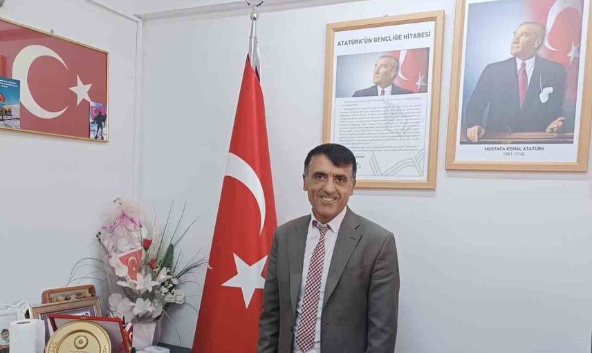 Çıldır'da öğrencilere Cumhuriyet coşkusu: kros, satranç ve mangala yarışları