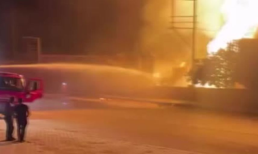Turgutlu'da palet fabrikasında çıkan yangın iki saatte kontrol altına alındı