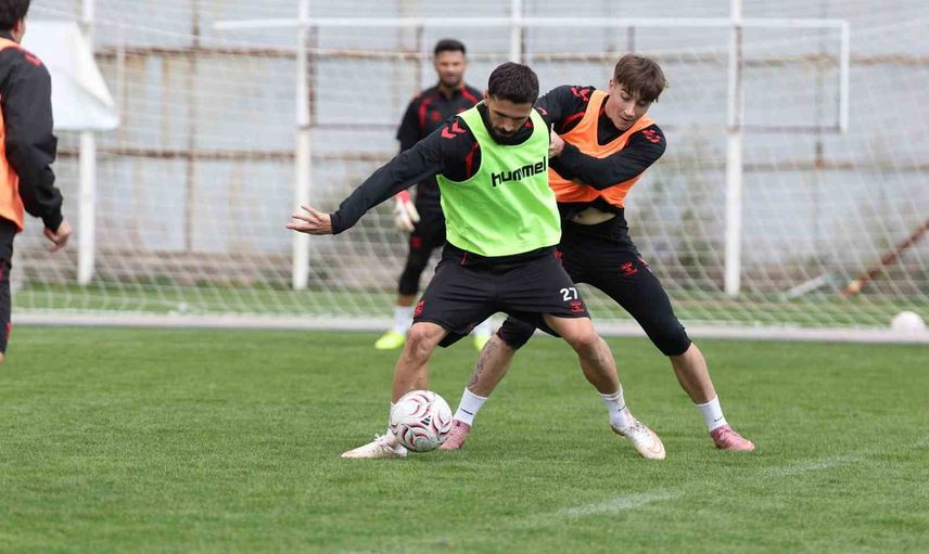 Sivasspor hazırlıklarını çift idmanla yoğunlaştırdı
