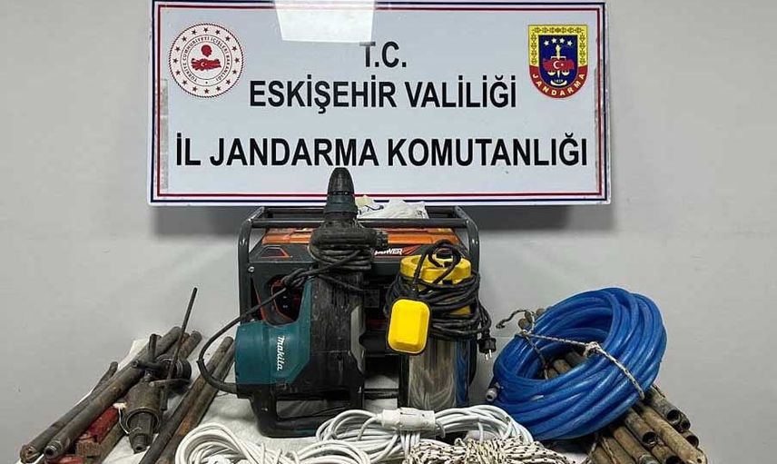 Odunpazarı'nda izinsiz define kazısı yapan 5 şüpheli suçüstü yakalandı