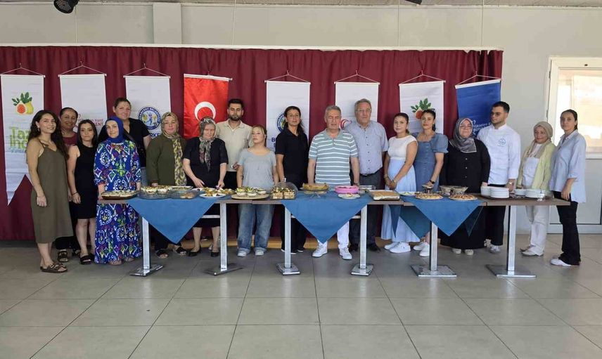 Buharkent'te incir tatlıları yarışında parfe birinci oldu