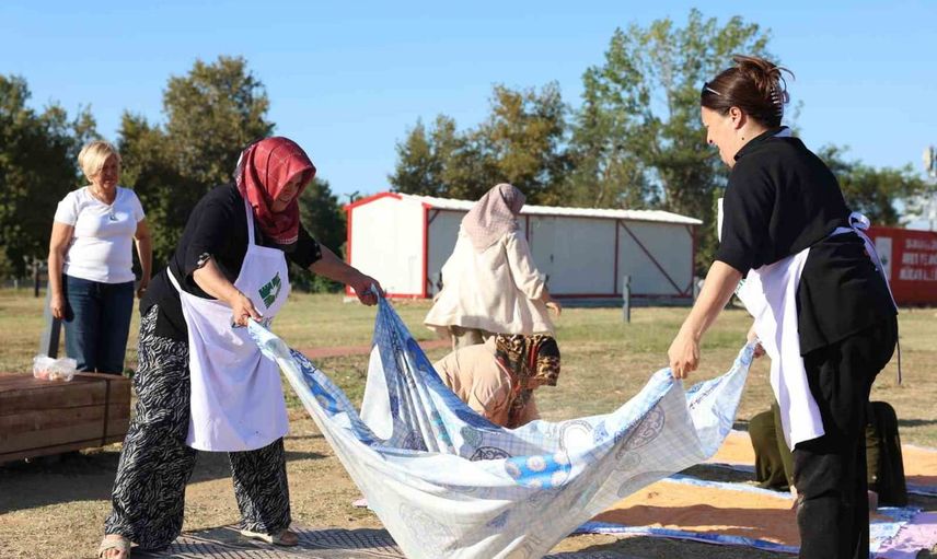 İmeceyle başlayan sonbahar: Osmangazi'de tarhana geleneği canlandı