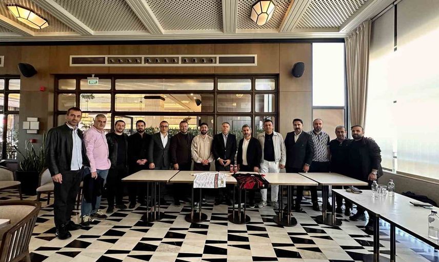 yöneticiler maç öncesi kahvaltıda buluştu