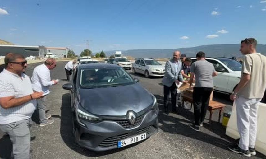 Tosya'da D100 kara yolunda yolculara coğrafi işaretli pirinçten pilav ikramı