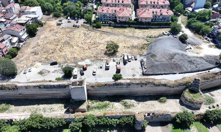 Yedikule surları dibindeki bostanlar, tarihi üretime geri dönüyor