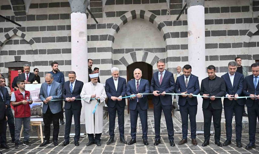 Yenilenen vakıf eserleri Diyarbakır ve Bingöl'de ibadete döndü