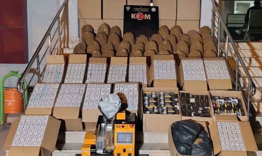 Bolvadin'de kaçak tütün ağına operasyon: yüzbinlerce makaron ele geçirildi