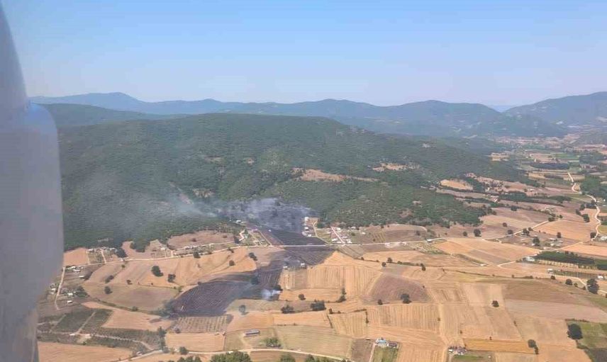 Bursa'da iki ilçede orman yangını: ekipler havadan ve karadan müdahale ediyor
