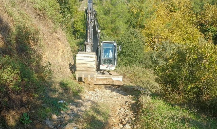 Efeler’de kırsal yollar tesviye edilerek üretime açılıyor