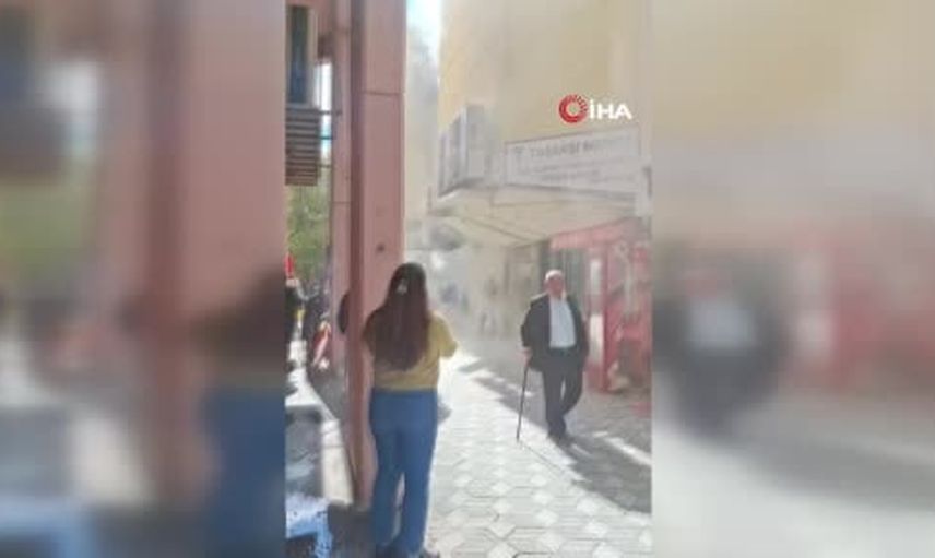 Eskişehir Taşbaşı çarşısında balıkçı bacasında çıkan yangın kısa sürede söndürüldü