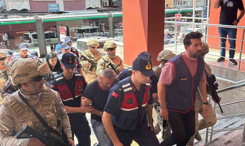Firari şüpheli Yunanistan'a geçişte yakalandı, adliyeye sevk edildi