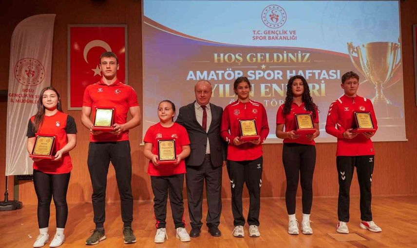 Bolu’da amatör sporun başarılı isimleri plaketlerle ödüllendirildi