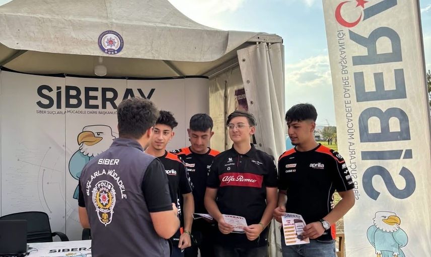 Motokros şenliğinde 105 bin kişiye siber güvenlik eğitimi