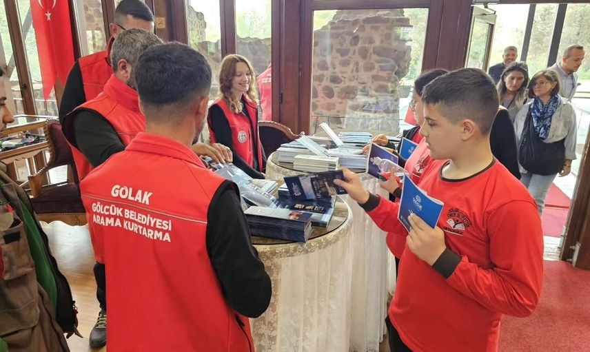 Gölcük’te afetlere hazırlık ve risk tespiti paneli düzenlendi