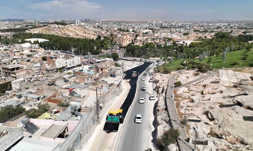 Kültür ve turizm yolu yenileniyor: Hazreti İbrahim ile Hazreti Eyyüp arasında sıcak asfalt çalışması