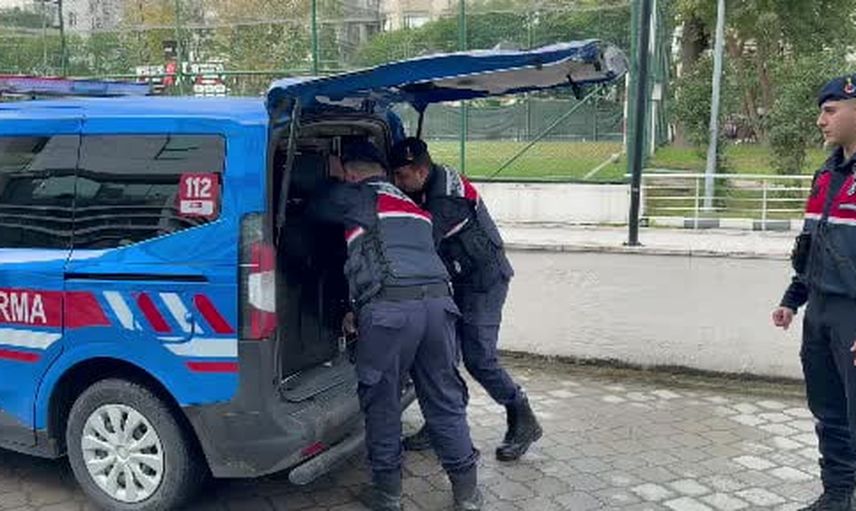 Atakum'da ev ve araç aramalarında uyuşturucu ele geçirildi, iki kişi tutuklandı