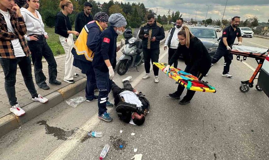 Karabük valiliği yakınında motosiklet devrildi; sürücü metrelerce sürüklendi