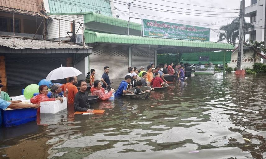 Muson yağışları yaşamı sekteye uğrattı: Tayland'da 8 kişi hayatını kaybetti