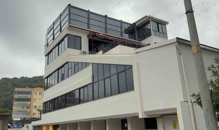 Hizmet asansörünün düşmesi sonucu bir restoran çalışanı öldü