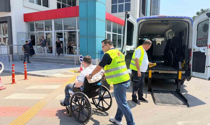 Kepez'de sağlık hizmetlerine erişimi kolaylaştıran engelsiz ulaşım