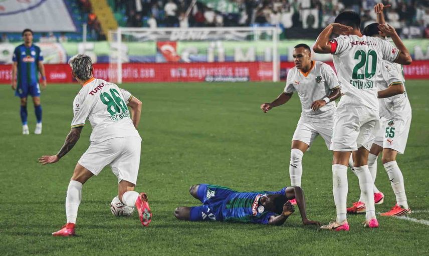 Alanyaspor deplasmanda Çaykur Rizespor'u korner golüyle 1-0 mağlup etti