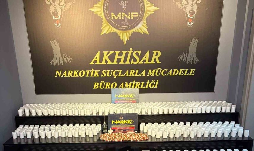 Akhisar'da planlı operasyonda 30 bin 951 sentetik ecza hapı ele geçirildi