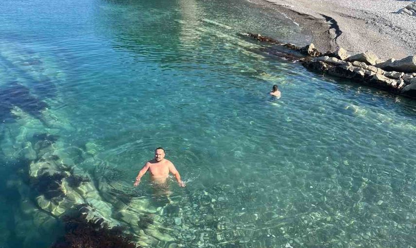 Ekimde Sinop'ta sahiller yazı andırdı: Güllüsu'da deniz keyfi