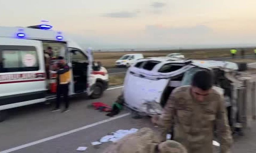 patnos'ta cezaevi mevkisinde takla: araçta 3 yetişkin ve 4 çocuk vardı