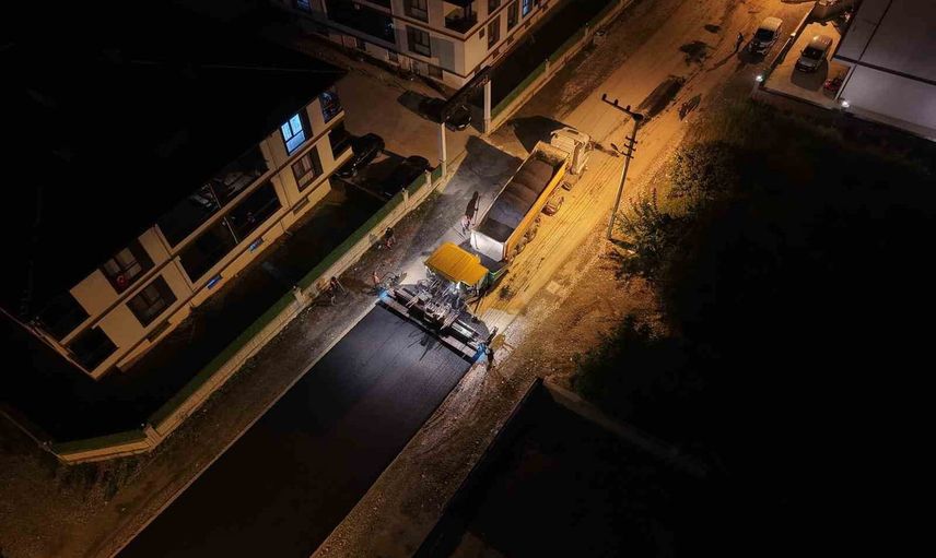 düzce'de gece gündüz süren asfalt seferberliği mahalle yollarını yeniliyor