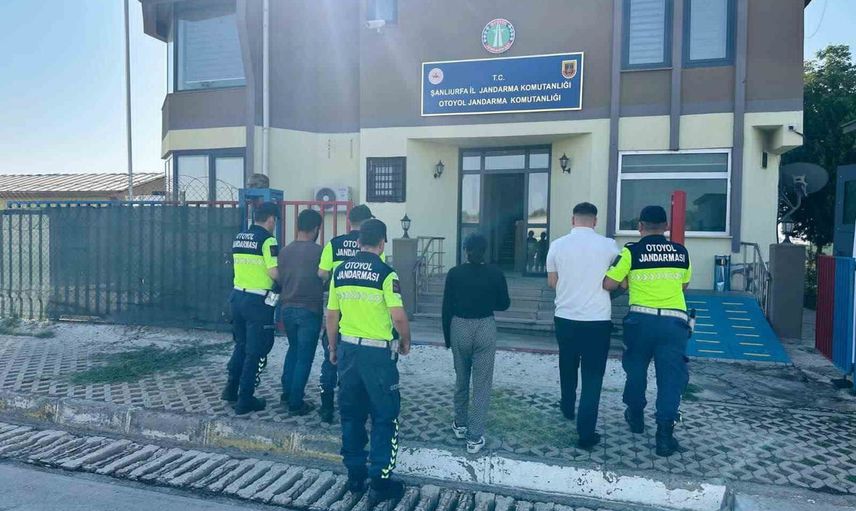 Otoyolda sahte polis taktiği bozuldu: üç şüpheli jandarmada