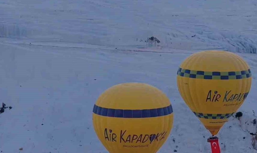 Pamukkale semalarında 30 Ağustos'un al bayraklı görsel şöleni
