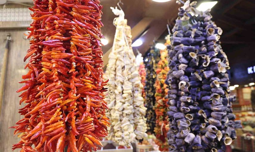 Kışa hazırlık: Kapalı Çarşı'da renk renk kurutmalıklar
