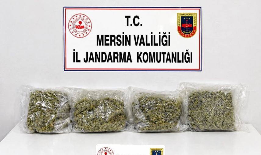 Mezitli'de torbacı operasyonunda neredeyse 2 kilo esrar ele geçirildi