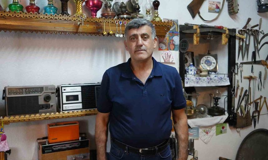 Bir radyoyla başlayan merak 3 bin parçalık ev müzesine dönüştü