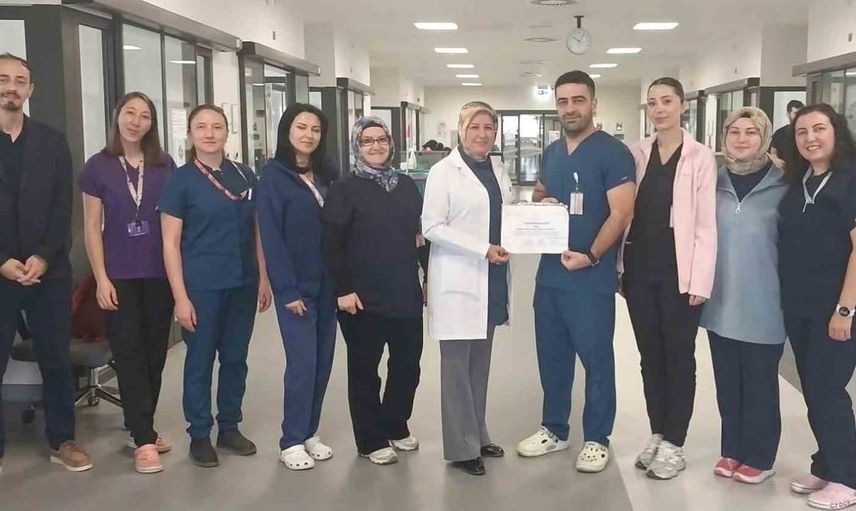 Yoğun bakımda el hijyeni başarısı sağlık çalışanlarına teşekkür belgesi getirdi