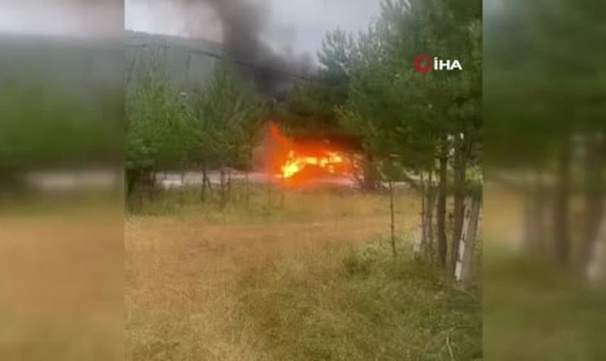 Niksar'da yanan otomobilde patlama çevrede panik yarattı