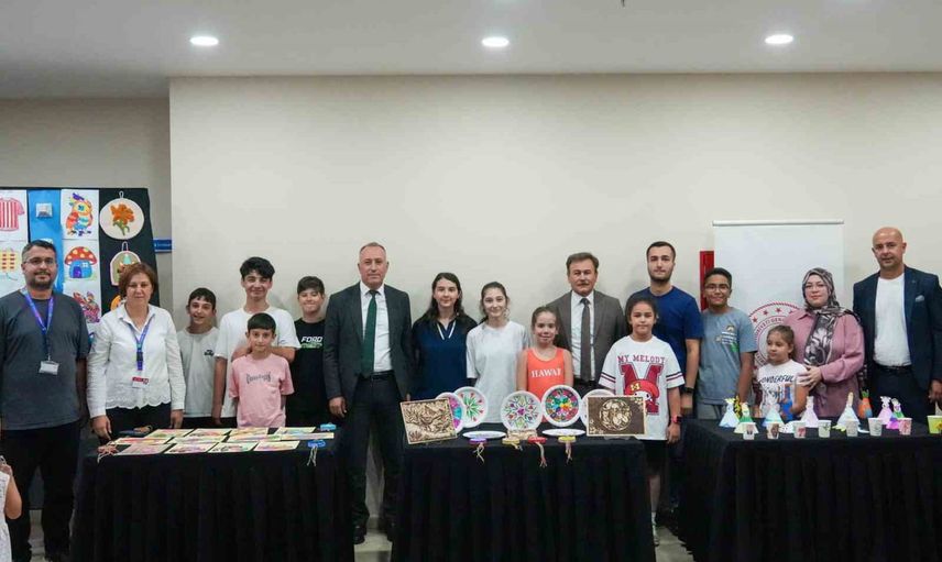 Gençlerin yaz emekleri Balıkesir'de sergilendi