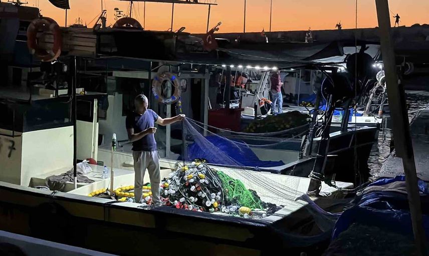 Akçakoca'da ağlar temizleniyor, palamut avı için hazırlıklar sürüyor