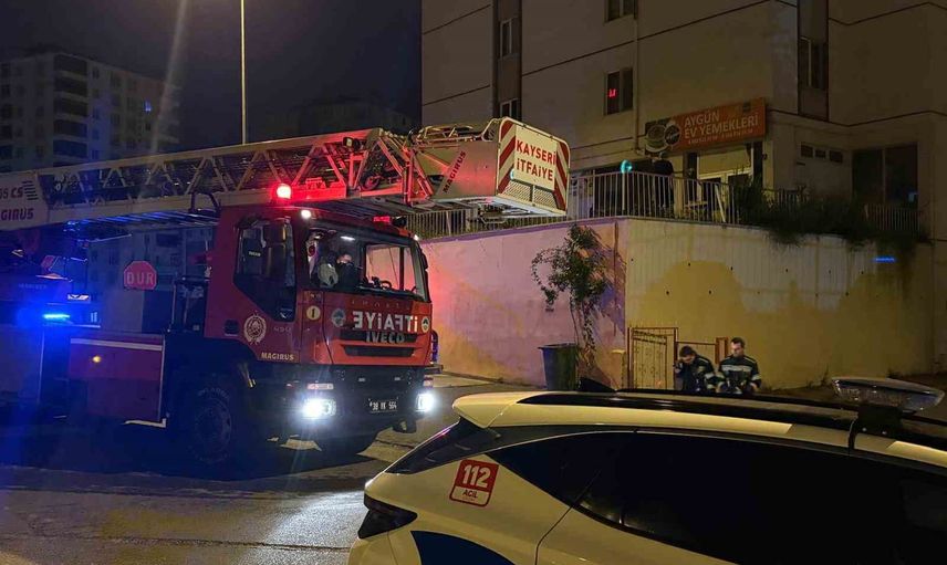 Talas'ta 10 katlı binada elektrik aksamı kaynaklı duman paniği
