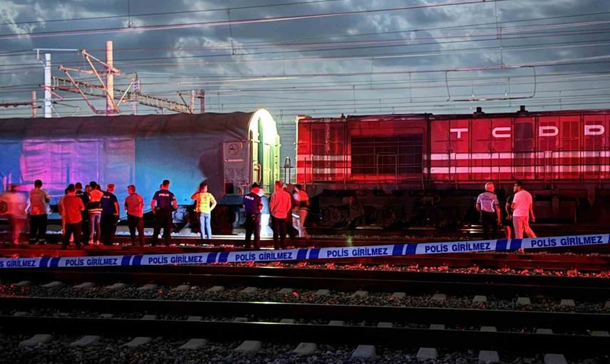 Gar vagonunda çıkan yangın sırasında elektrik akımına kapılan işçi hayatını kaybetti