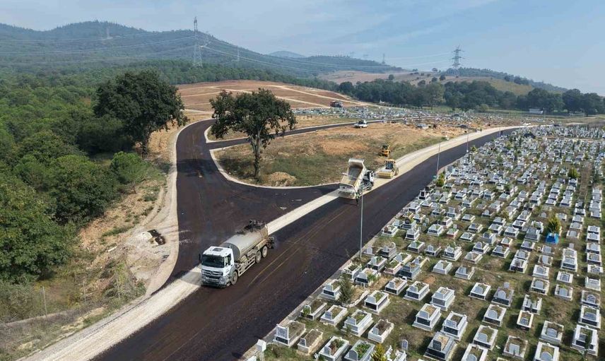 Erdoğanköy kent mezarlığının yolları yenilendi, ziyaretler kolaylaştı