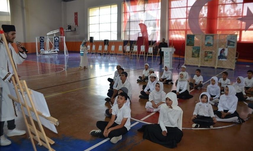 Bulanık'ta TÜGVA yaz okulunda 2 bin 500 öğrencinin mezuniyet coşkusu
