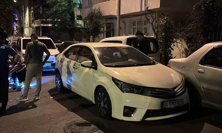 Polisten kaçarken sokakta durdu: Bayrampaşa'da bir kişi gözaltına alındı