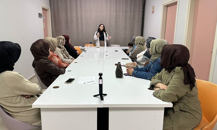 Çocuk kulübü velilerine okul uyumunda rehberlik