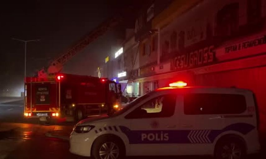 Karatay'da etli ekmek fırını bacasında çıkan yangın paniğe yol açtı