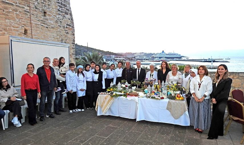 Çeşmeli öğrenciler geçmişin lezzetlerini kültür sofrasında yaşattı