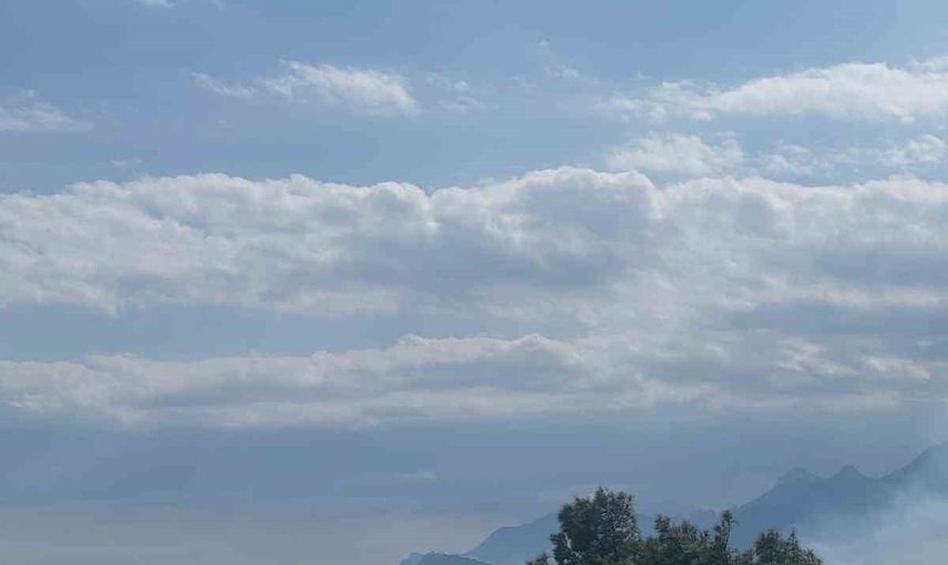 Kepez Santral Mahallesi'nde öğleden sonra orman yangını, hava ve kara ekipleri müdahale ediyor