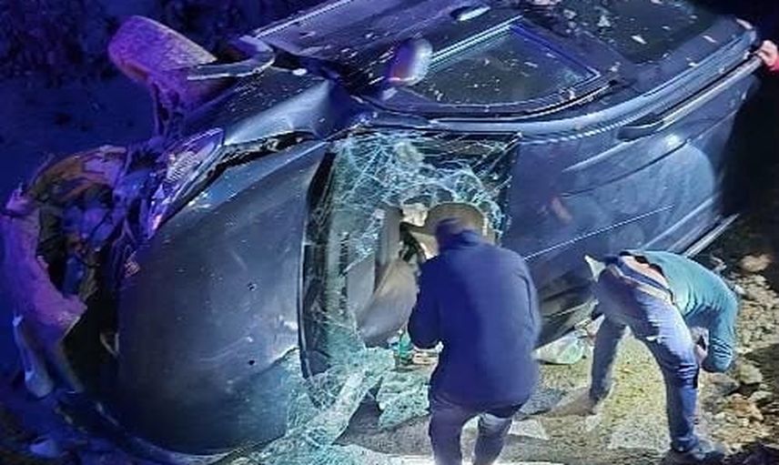 Siirt-Pervari yolunda kontrolden çıkan hafif ticari araç takla attı