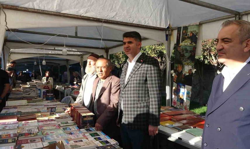 Kilis’te kültür rüzgarı: ilk kitap fuarı meydanları doldurdu